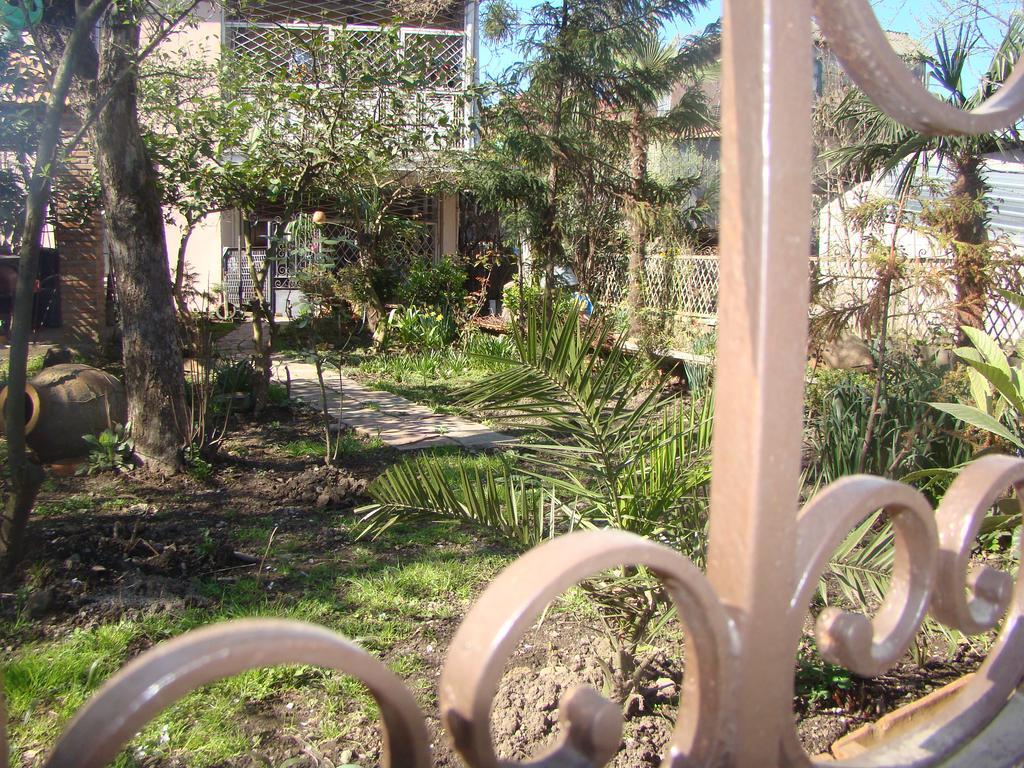 Guest House Temuri Batumi Zewnętrze zdjęcie