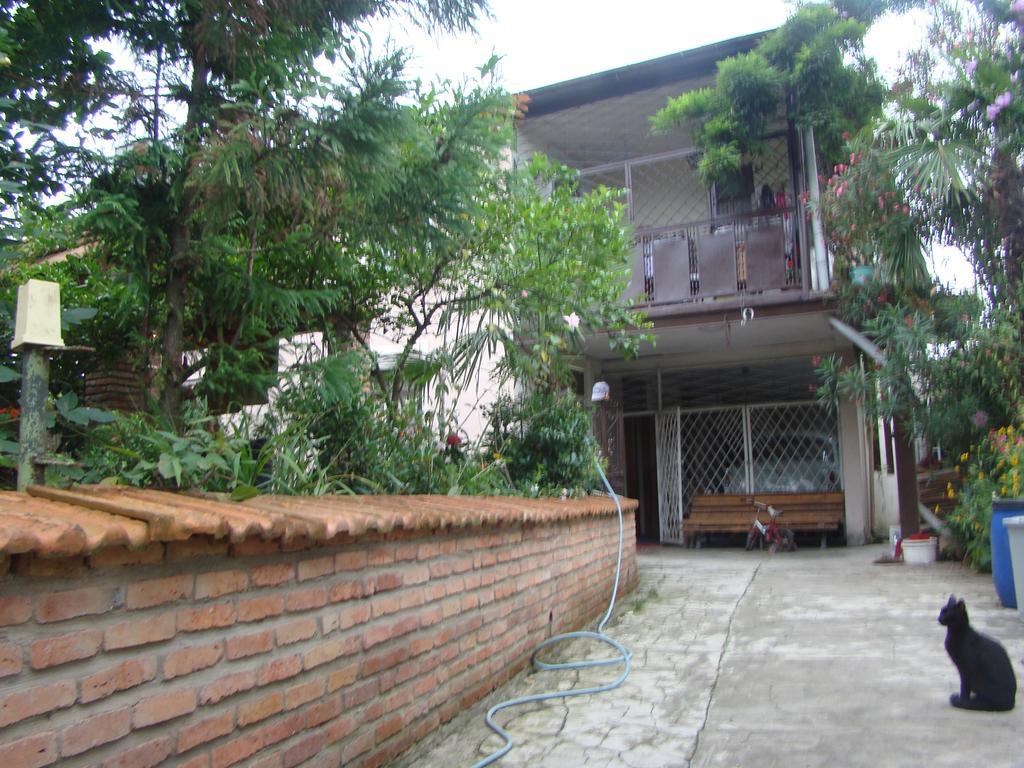 Guest House Temuri Batumi Zewnętrze zdjęcie